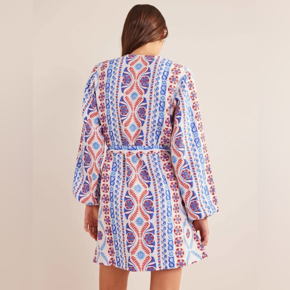 Boden - V-Neck Tie Waist Mini Kaftan
Meadow Spring, Opulent Stripe - Picture 3 of 6